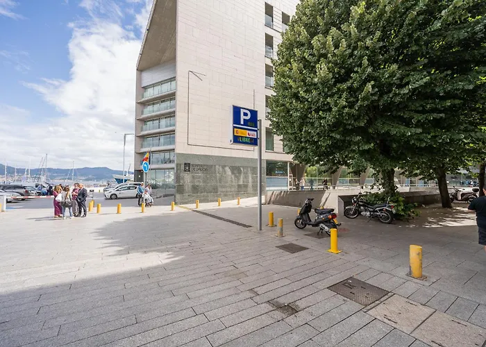 Vistas Al Nautico Y Paseo Maritimo De Apartmán