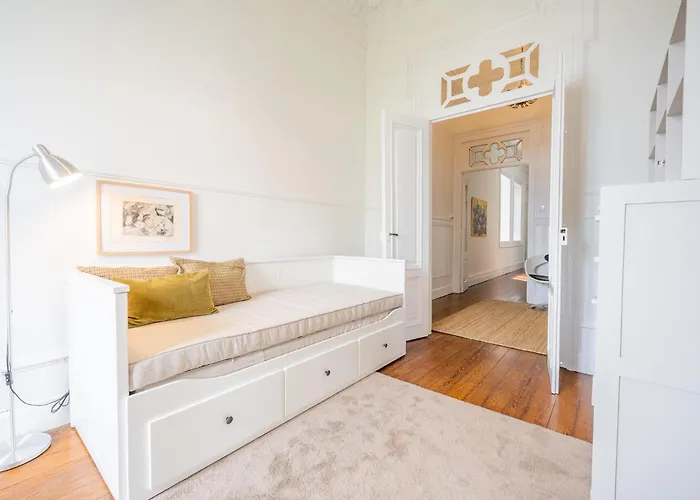 Vistas Al Nautico Y Paseo Maritimo De