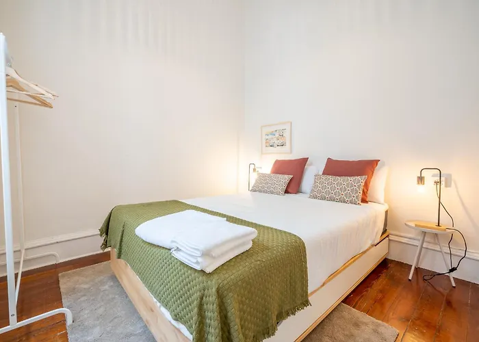 Vistas Al Nautico Y Paseo Maritimo De